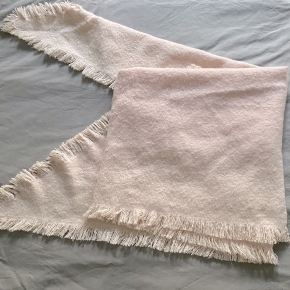 SUPER soft scarf - Picture 4 of 4